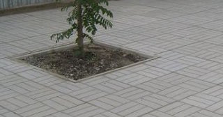 Качественная тротуарная плитка серого цвета в Верхнем Уфалее в октябре
