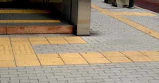 Тактильная плитка ПВХ в Верхнем Уфалее - купить от 716 руб. в ТротуарнаяПлитка