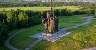 Благоустройство памятников в Верхнем Уфалее от 921 руб. – компания ТротуарнаяПлитка